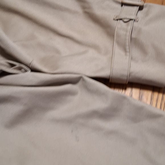 LONDON FOG WOMENS COAT TRENCH 12P PETITE  TAN Jacket Long  Worn SLEEVES Preowned - Picture 7 of 8